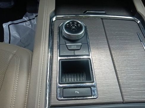 Used 2024 Ford Expedition Limited RWD image 25