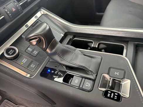 Used 2024 Lexus GX 550 w/ Accessory Package (Z1) AWD/4WD image 31