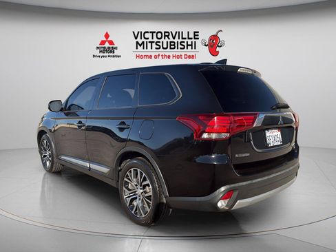 Used 2018 Mitsubishi Outlander SE FWD image 5
