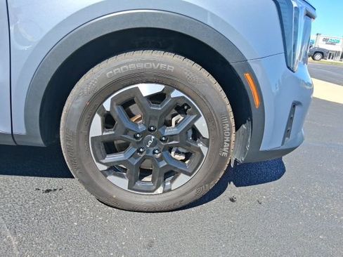 Used 2024 Kia Sorento S FWD image 5