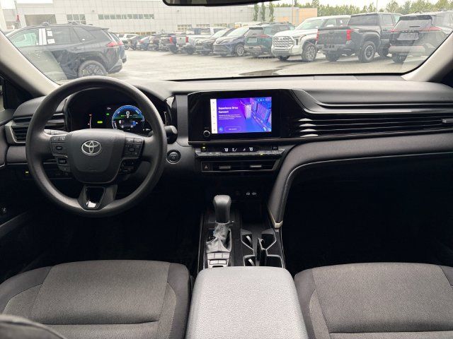 Used 2025 Toyota Camry LE FWD image 21