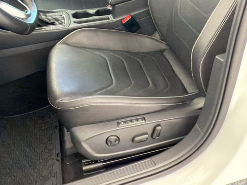 Used 2023 Volkswagen Jetta SEL FWD image 14