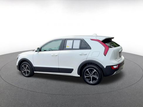 Used 2026 Kia Niro LX FWD image 10