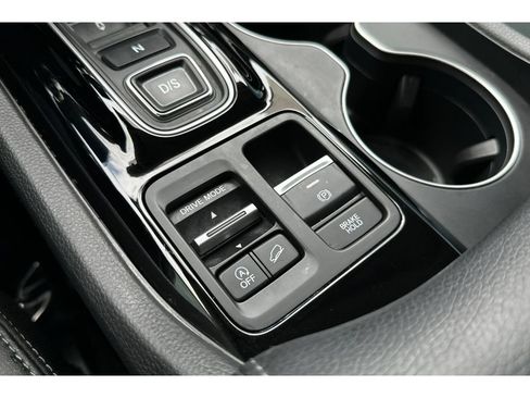Used 2025 Honda Pilot EX-L image 33
