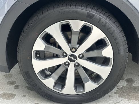 Used 2022 Kia Telluride EX w/ EX Premium Package FWD image 13