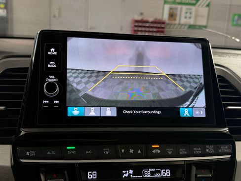 Certified 2025 Honda Odyssey EX-L image 17
