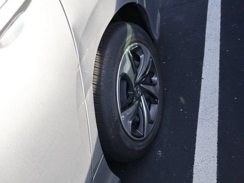 Used 2019 Honda Civic LX image 12