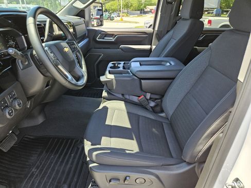 Used 2025 Chevrolet Silverado 2500 LT w/ Safety Package AWD/4WD image 7