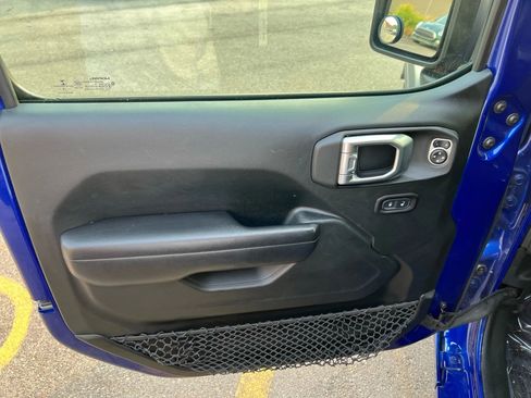 Used 2018 Jeep Wrangler Sport image 18