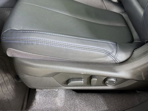 Used 2025 Subaru Forester Limited AWD/4WD image 22