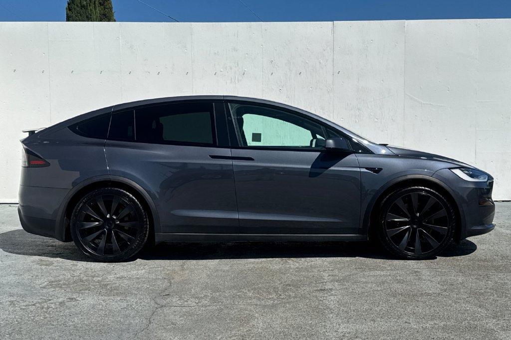 Used 2022 Tesla Model X AWD/4WD image 2