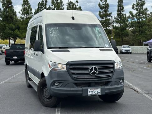 Used 2020 Mercedes-Benz Sprinter 2500 image 1