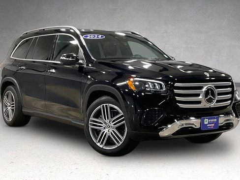 Used 2024 Mercedes-Benz GLS 450 4MATIC image 3