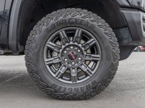 Used 2025 GMC Sierra 1500 AT4X image 12