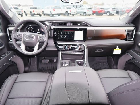 New 2026 GMC Sierra 2500 Denali w/ Denali Reserve Package image 13