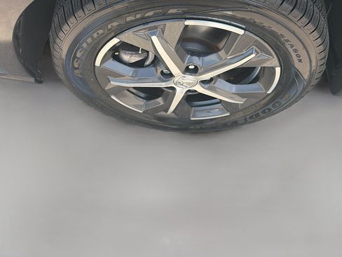 Used 2024 Honda HR-V EX-L image 35