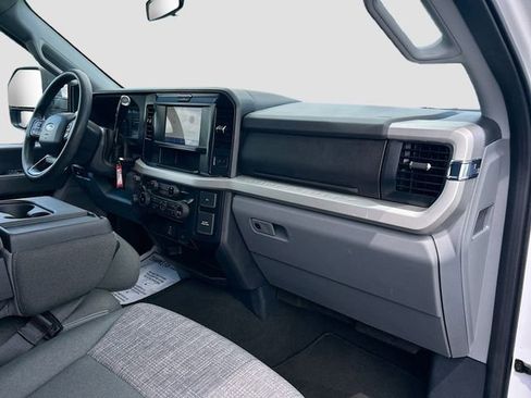 Certified 2025 Ford F250 XLT AWD/4WD image 35