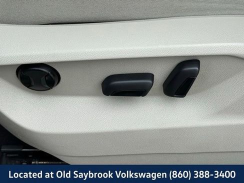 Used 2024 Volkswagen Atlas SE image 30