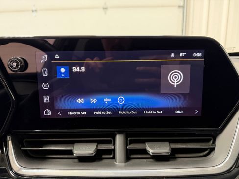 Used 2024 Chevrolet Trax ACTIV w/ Sunroof Package FWD image 20