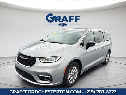 Used 2024 Chrysler Pacifica Touring-L