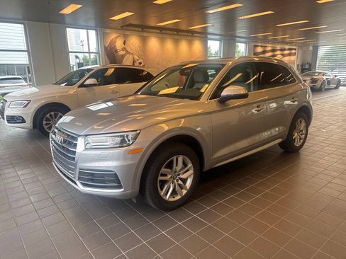 Used 2020 Audi Q5 2.0T Premium w/ Convenience Package AWD/4WD image 2