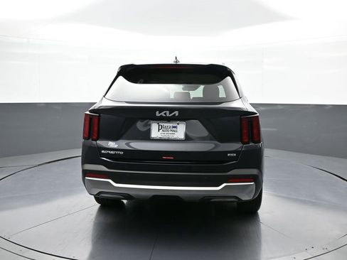 New 2025 Kia Sorento S image 7