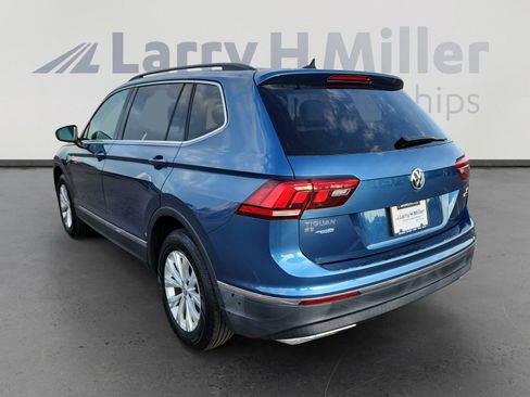 Used 2018 Volkswagen Tiguan SE w/ Panoramic Sunroof Package image 4