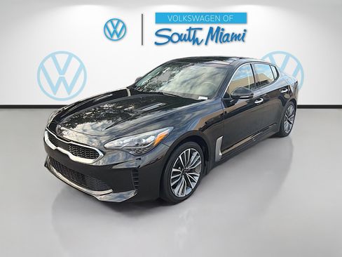 Used 2018 Kia Stinger Premium image 3