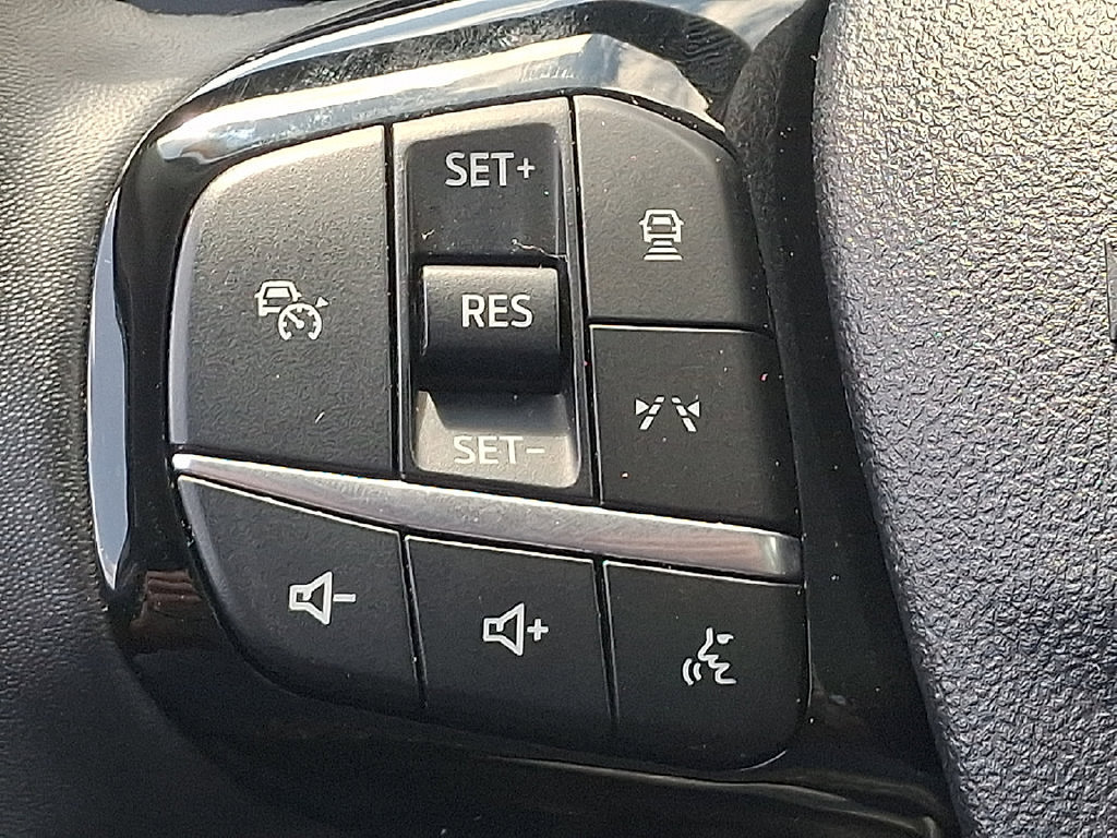 Used 2025 Ford Escape Platinum w/ Premium Technology Package AWD/4WD image 21