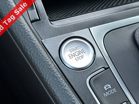 Used 2017 Volkswagen e-Golf SEL Premium image 23