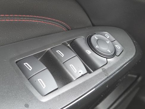 Used 2025 Chevrolet Trax RS w/ Sunroof Package FWD image 10