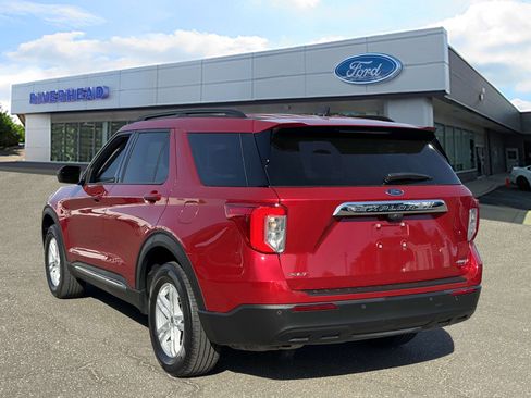 Certified 2022 Ford Explorer XLT image 4