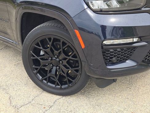 Certified 2022 Jeep Grand Cherokee Summit AWD/4WD image 5