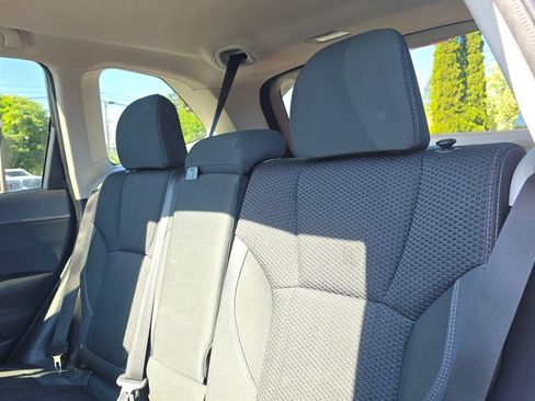 Used 2019 Subaru Forester Premium AWD/4WD image 17