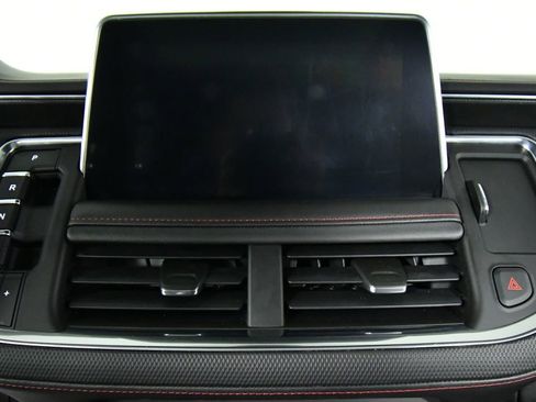 Used 2021 Chevrolet Suburban RST AWD/4WD image 4