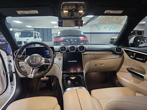 Used 2023 Mercedes-Benz C 300 Sedan image 9