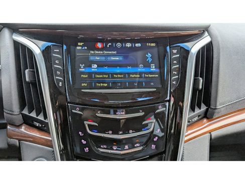 Used 2019 Cadillac Escalade Luxury image 25