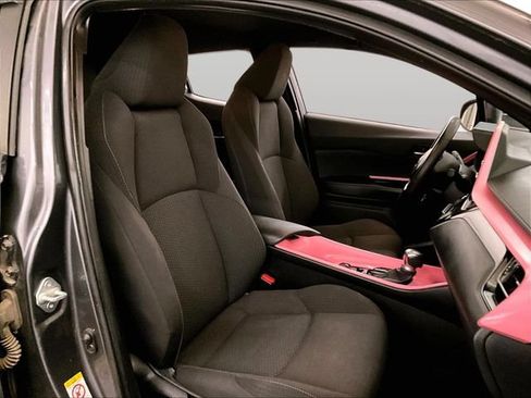Used 2019 Toyota C-HR XLE FWD image 7