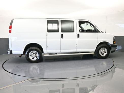 Used 2024 Chevrolet Express 2500 w/ Driver Convenience Package image 7