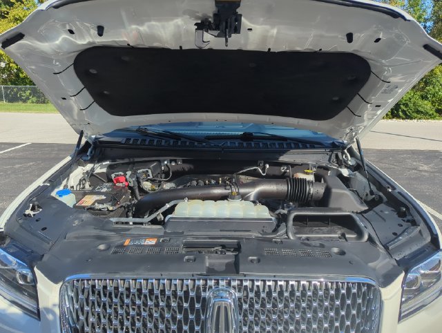 Used 2023 Lincoln Navigator L Reserve AWD/4WD image 17