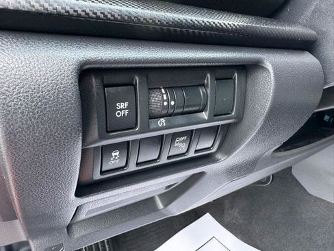 Used 2018 Subaru Crosstrek 2.0i Premium w/ Eyesight System image 14