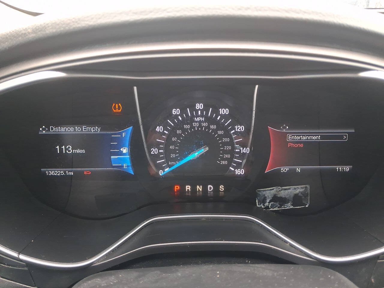 Used 2017 Ford Fusion SE w/ Fusion SE Technology Package FWD image 11