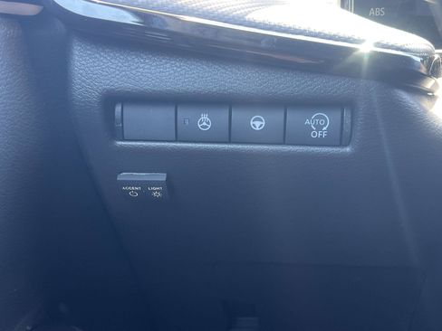 New 2026 Nissan Kicks SR w/ SR Premium Package FWD image 11