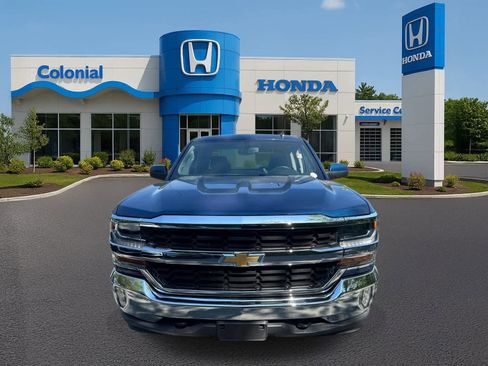 Used 2018 Chevrolet Silverado 1500 LT w/ All Star Edition AWD/4WD image 10