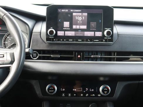 Used 2024 Mitsubishi Outlander ES image 15