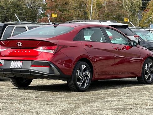 Used 2025 Hyundai Elantra Sport image 5