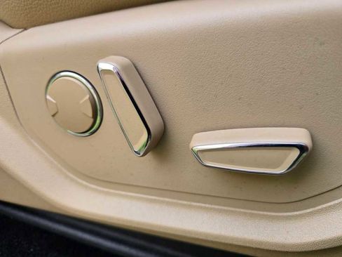 Used 2019 Ford F250 Lariat w/ Lariat Value Package image 23