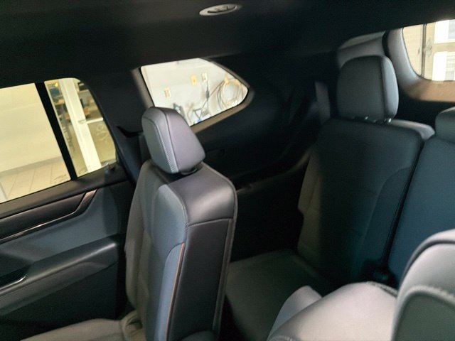 Used 2026 GMC Acadia AT4 w/ LPO, Floor Liner Package AWD/4WD image 20