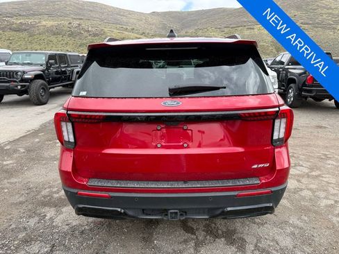 Used 2025 Ford Explorer ST-Line w/ ST-Line Street Pack image 5
