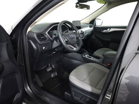 Used 2020 Ford Escape SE image 27